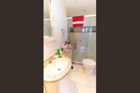 Apartamento à venda com 300m², 4 quartos e 3 vagas Apartamento à venda com 300m², 4 quartos e 3 vagasBanheiro da Suíte