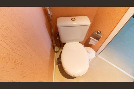 Apartamento à venda com 300m², 4 quartos e 3 vagas Apartamento à venda com 300m², 4 quartos e 3 vagasLavabo