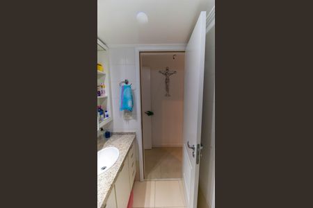 Apartamento à venda com 300m², 4 quartos e 3 vagas Apartamento à venda com 300m², 4 quartos e 3 vagasBanheiro Social