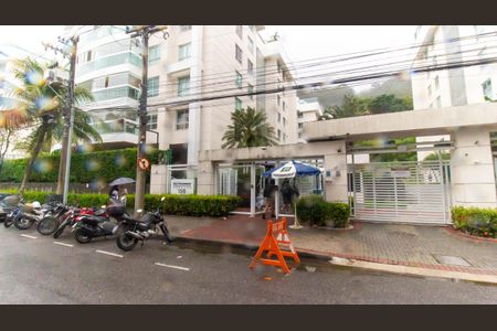 Apartamento à venda com 300m², 4 quartos e 3 vagas Apartamento à venda com 300m², 4 quartos e 3 vagasFachada