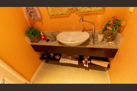 Apartamento à venda com 300m², 4 quartos e 3 vagas Apartamento à venda com 300m², 4 quartos e 3 vagasLavabo