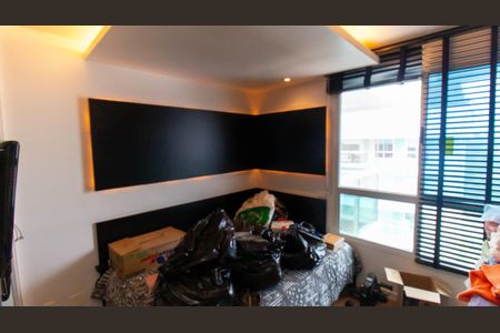 Apartamento à venda com 300m², 4 quartos e 3 vagas Apartamento à venda com 300m², 4 quartos e 3 vagasQuarto 1