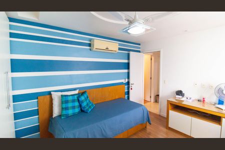 Apartamento à venda com 300m², 4 quartos e 3 vagas Apartamento à venda com 300m², 4 quartos e 3 vagasQuarto 2