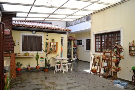 Casa para alugar com 321m², 3 quartos e 4 vagasArea externa