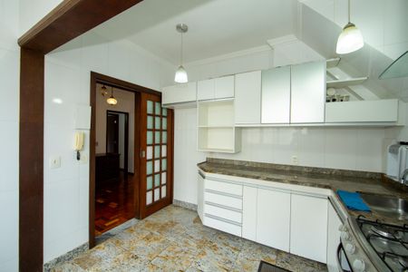 Apartamento para alugar com 200m², 3 quartos e 2 vagasCOZINHA