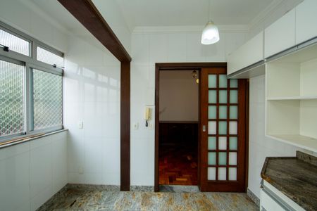 Apartamento para alugar com 200m², 3 quartos e 2 vagasCOZINHA