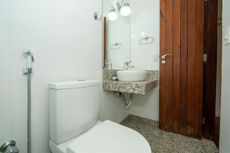 Apartamento para alugar com 200m², 3 quartos e 2 vagasBANHEIRO2