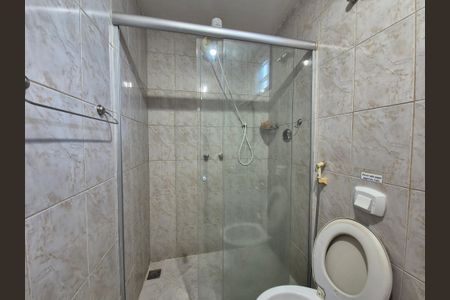 Casa à venda com 320m², 4 quartos e 3 vagas Casa à venda com 320m², 4 quartos e 3 vagasBanheiro de Serviço 1