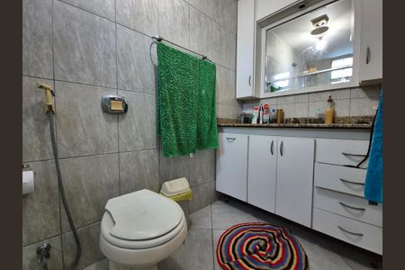 Casa à venda com 320m², 4 quartos e 3 vagas Casa à venda com 320m², 4 quartos e 3 vagasCasa 2 - Banheiro Suíte