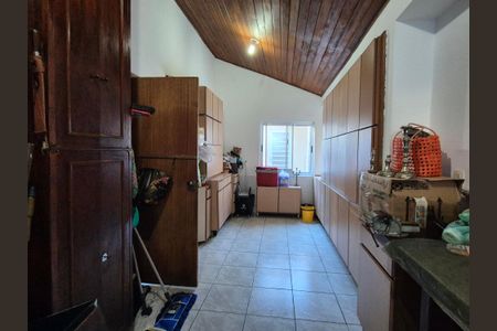 Casa à venda com 320m², 4 quartos e 3 vagas Casa à venda com 320m², 4 quartos e 3 vagasOficina