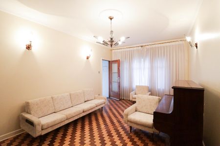 Casa à venda com 122m², 2 quartos e 4 vagasSala