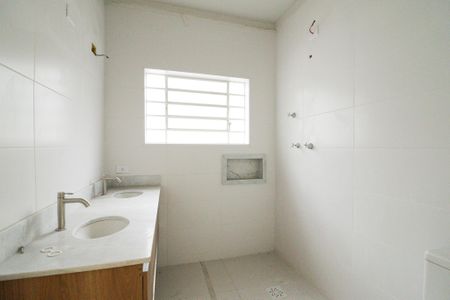Casa à venda com 122m², 2 quartos e 4 vagasBanheiro