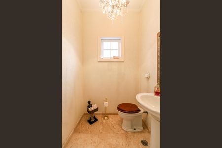 Casa de condomínio à venda com 420m², 4 quartos e 7 vagas Casa de condomínio à venda com 420m², 4 quartos e 7 vagasLavabo