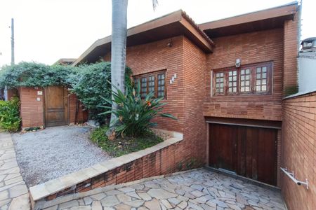 Casa à venda com 290m², 3 quartos e 2 vagas Casa à venda com 290m², 3 quartos e 2 vagasFachada