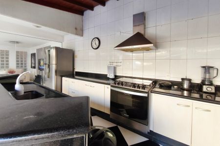 Casa à venda com 290m², 3 quartos e 2 vagas Casa à venda com 290m², 3 quartos e 2 vagasÁrea gourmet