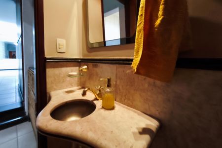 Casa à venda com 290m², 3 quartos e 2 vagas Casa à venda com 290m², 3 quartos e 2 vagasLavabo 1