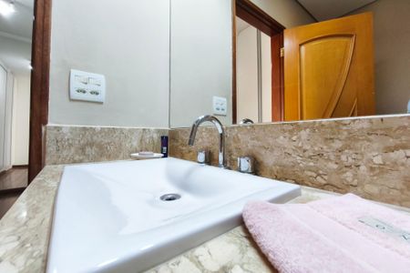 Casa à venda com 290m², 3 quartos e 2 vagas Casa à venda com 290m², 3 quartos e 2 vagasBanheiro Suíte