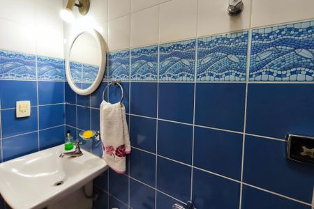 Casa à venda com 290m², 3 quartos e 2 vagas Casa à venda com 290m², 3 quartos e 2 vagasBanheiro Social