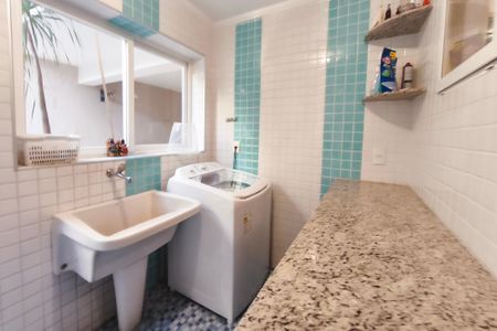 Casa à venda com 290m², 3 quartos e 2 vagas Casa à venda com 290m², 3 quartos e 2 vagasÁrea de Serviço