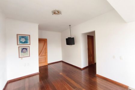 Casa à venda com 290m², 3 quartos e 2 vagas Casa à venda com 290m², 3 quartos e 2 vagas Suíte