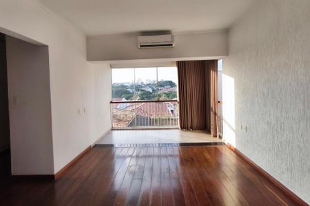 Casa à venda com 290m², 3 quartos e 2 vagas Casa à venda com 290m², 3 quartos e 2 vagas Suíte