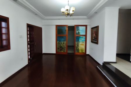 Casa à venda com 290m², 3 quartos e 2 vagas Casa à venda com 290m², 3 quartos e 2 vagasSala de Estar