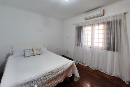 Casa à venda com 290m², 3 quartos e 2 vagas Casa à venda com 290m², 3 quartos e 2 vagasQuarto 1