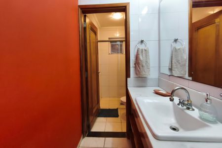 Casa à venda com 290m², 3 quartos e 2 vagas Casa à venda com 290m², 3 quartos e 2 vagasLavabo 2