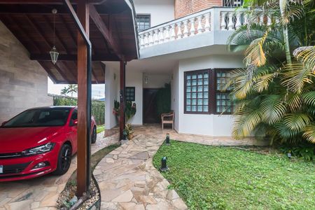 Casa para alugar com 470m², 4 quartos e 10 vagasEntrada