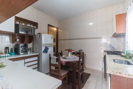 Casa para alugar com 470m², 4 quartos e 10 vagasCozinha