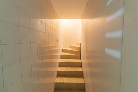 Casa à venda com 150m², 3 quartos e 2 vagasEscada