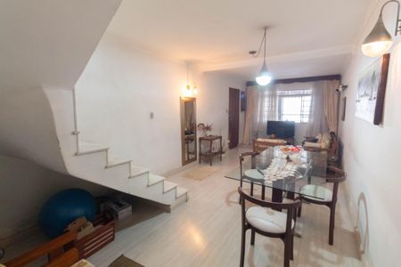Casa à venda com 150m², 3 quartos e 2 vagasSala