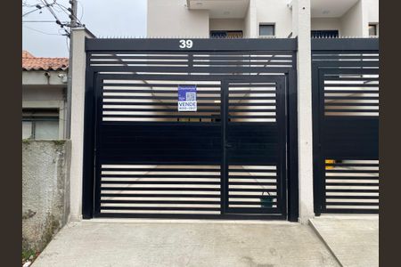 Casa à venda com 97m², 2 quartos e 2 vagasPlaquinha