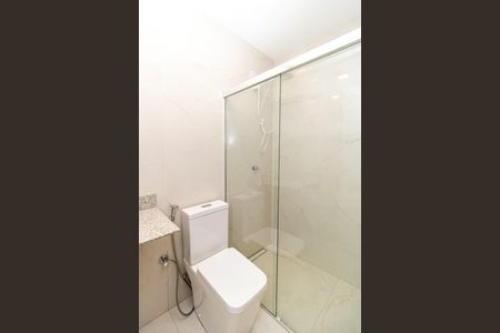 Casa à venda com 97m², 2 quartos e 2 vagasBanheiro da Suíte 2