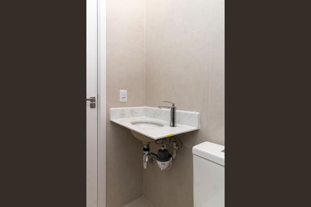 Casa à venda com 97m², 2 quartos e 2 vagasBanheiro da Suíte 1