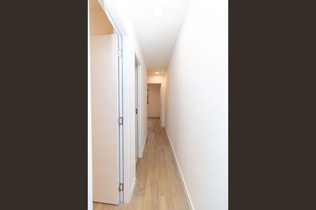 Casa à venda com 105m², 3 quartos e 2 vagasCorredor - Quartos