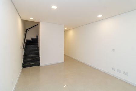 Sala de casa à venda com 3 quartos, 105m² em Vila Paiva, São Paulo