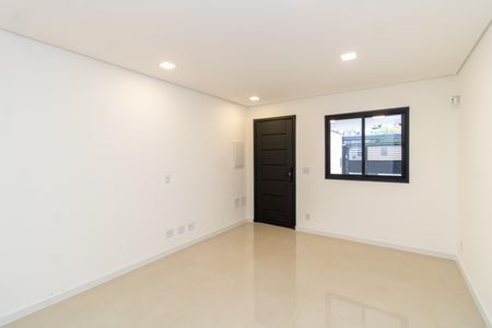 Casa à venda com 105m², 3 quartos e 2 vagasSala