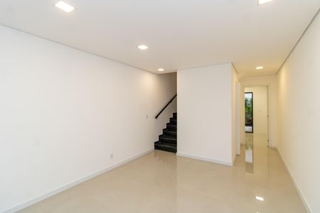 Sala de casa à venda com 3 quartos, 105m² em Vila Paiva, São Paulo