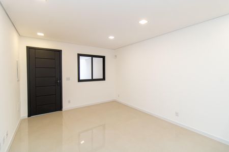 Sala de casa à venda com 3 quartos, 105m² em Vila Paiva, São Paulo