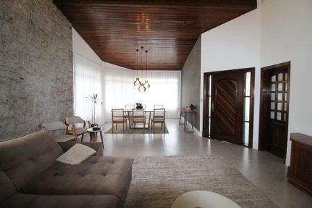 Casa de condomínio para alugar com 380m², 4 quartos e sem vagaSala 1