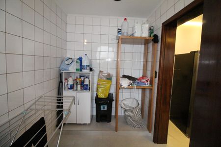 Casa de condomínio para alugar com 380m², 4 quartos e sem vagaÁrea de Serviço