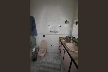 Casa de condomínio para alugar com 380m², 4 quartos e sem vagaBanheiro da Suíte 2