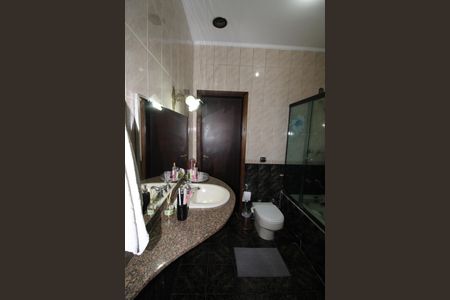 Casa de condomínio para alugar com 380m², 4 quartos e sem vagaBanheiro da Suíte 3