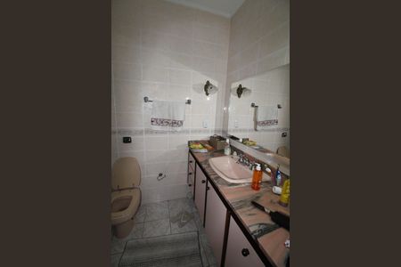 Casa de condomínio para alugar com 380m², 4 quartos e sem vagaBanheiro da Suíte 2