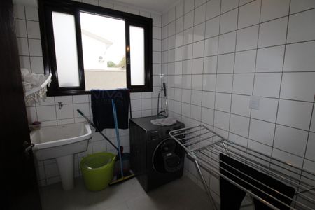 Casa de condomínio para alugar com 380m², 4 quartos e sem vagaÁrea de Serviço