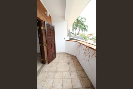 Casa de condomínio para alugar com 380m², 4 quartos e sem vagaSacada