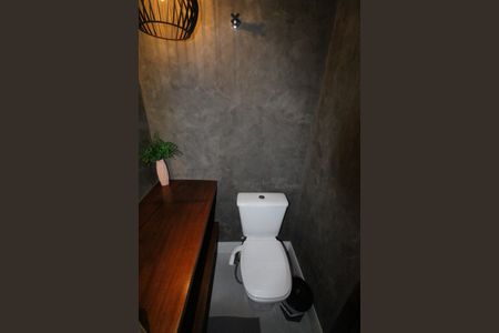 Casa de condomínio para alugar com 380m², 4 quartos e sem vagaLavabo