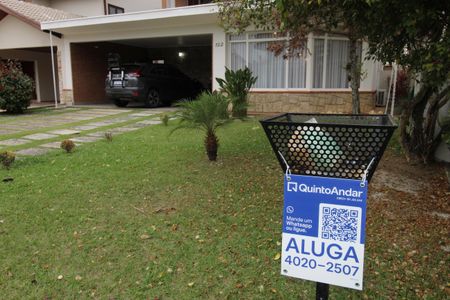Casa de condomínio para alugar com 380m², 4 quartos e sem vagaPlaca