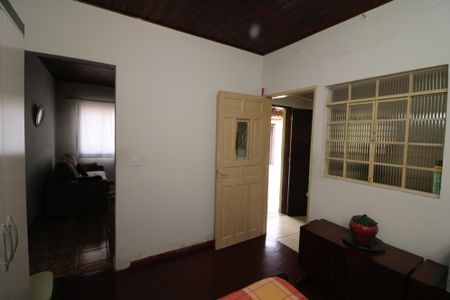 Casa à venda com 180m², 2 quartos e 4 vagasQuarto